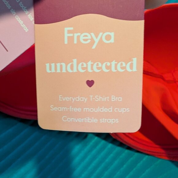 NWT Freya Undetected Wired Tshirt Bra Red 32DDD - Picture 4 of 5